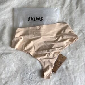 SKIMS Smoothing Intimates High Waisted Thong Sand Beige PN-THG-9356 Mens Medium